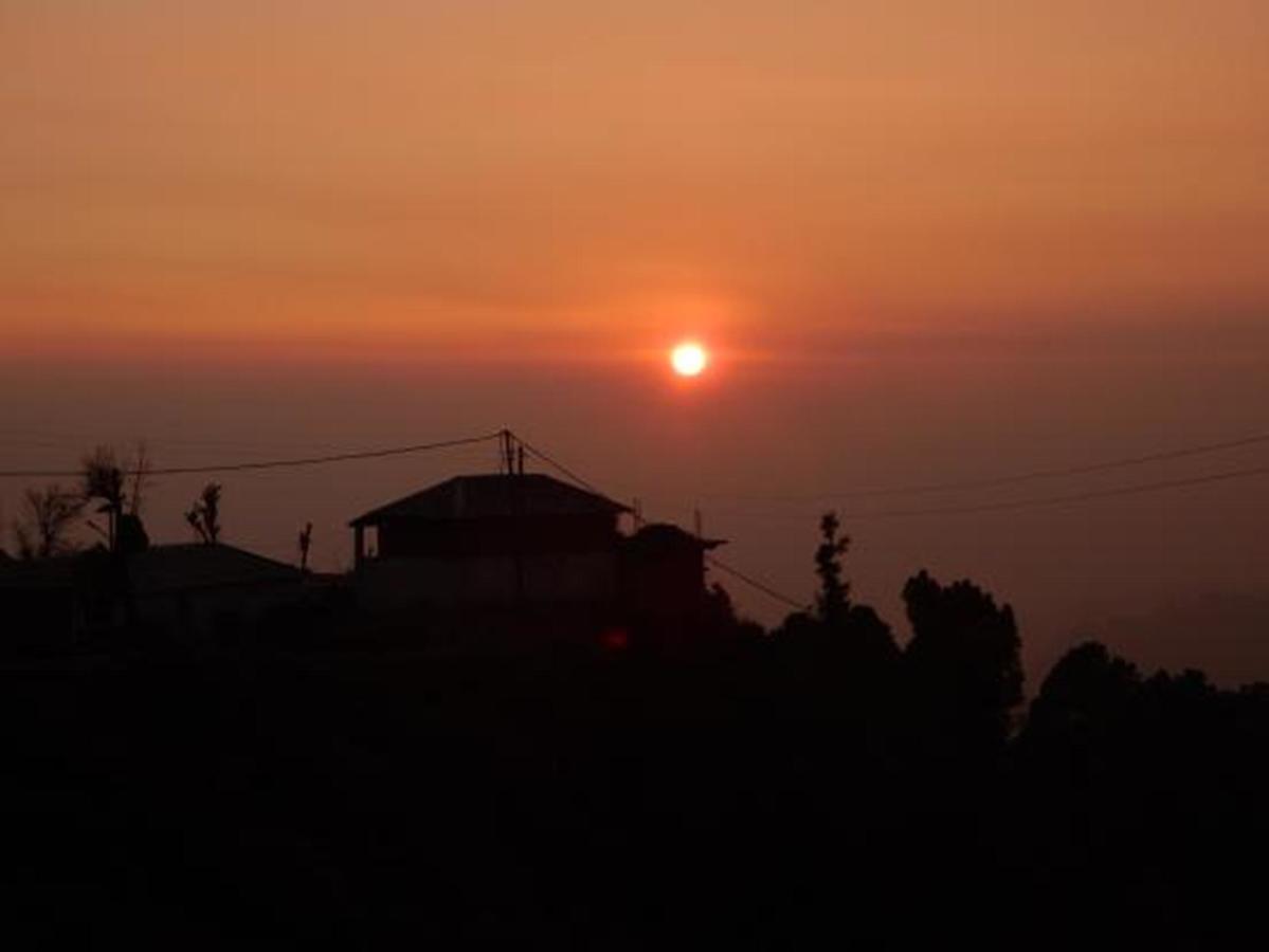 Divyansh Hotel Dharamshala Esterno foto