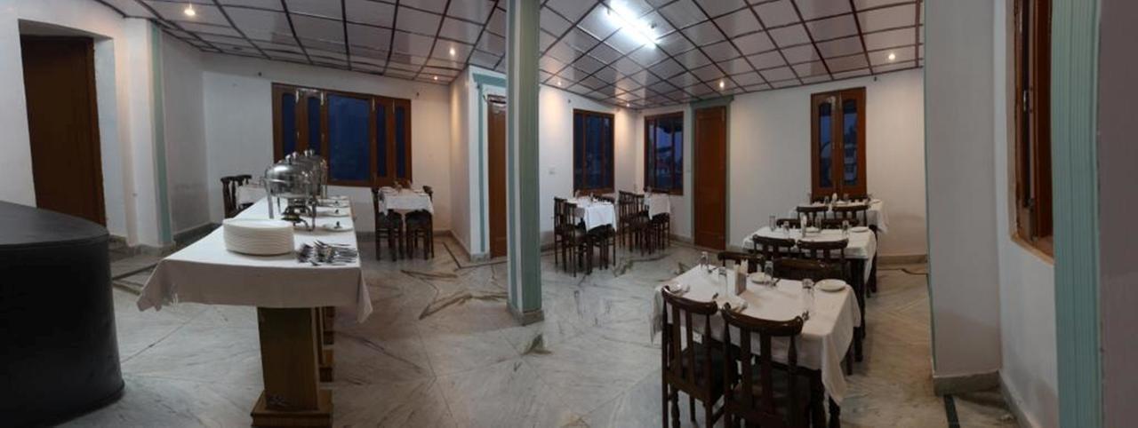 Divyansh Hotel Dharamshala Esterno foto