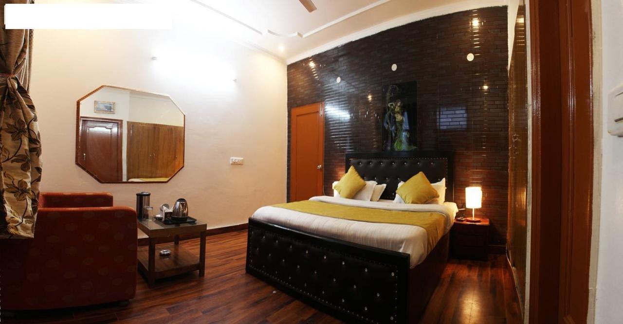 Divyansh Hotel Dharamshala Esterno foto