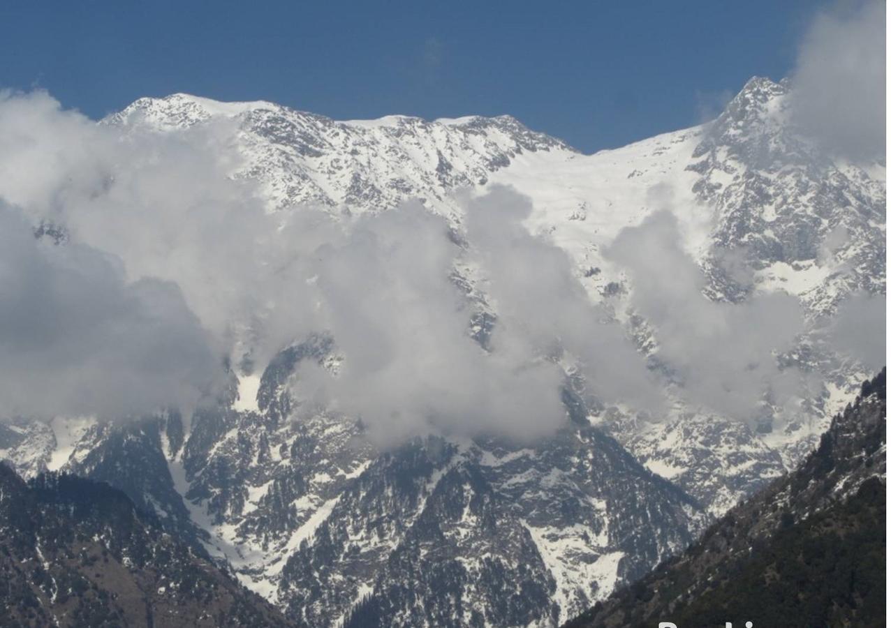 Divyansh Hotel Dharamshala Esterno foto