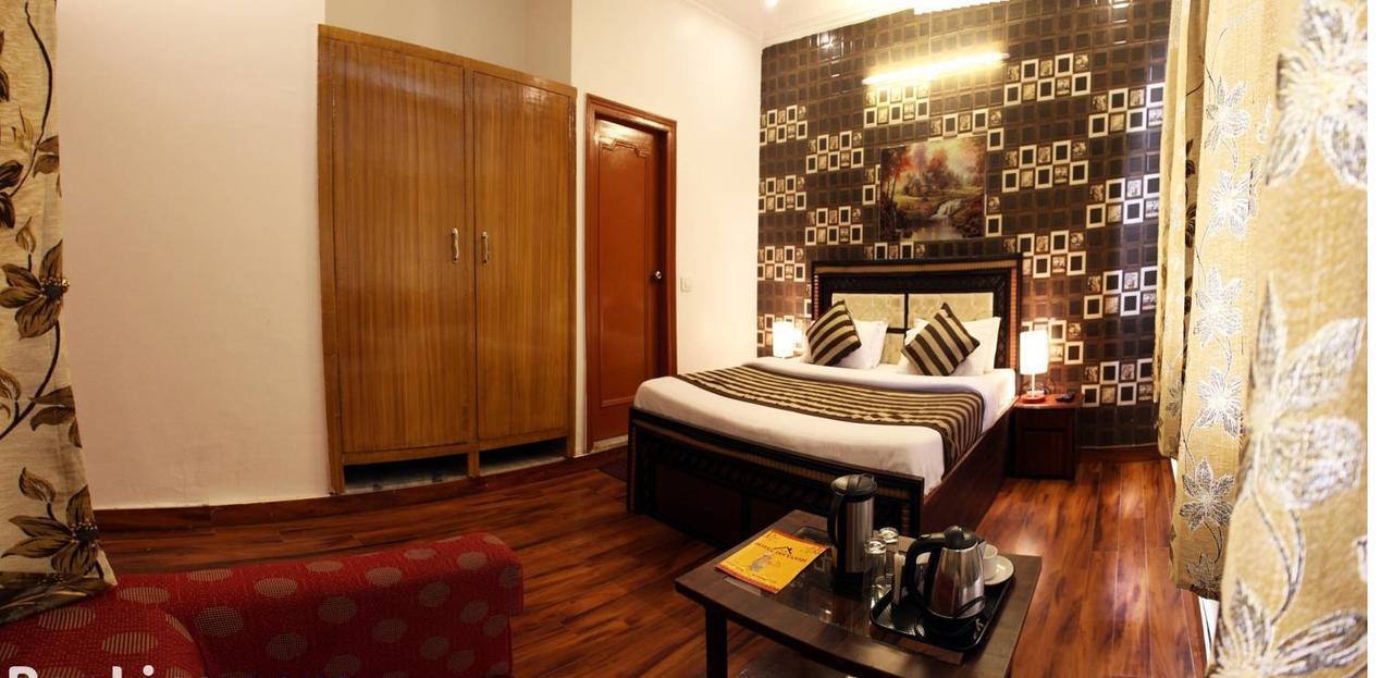 Divyansh Hotel Dharamshala Esterno foto