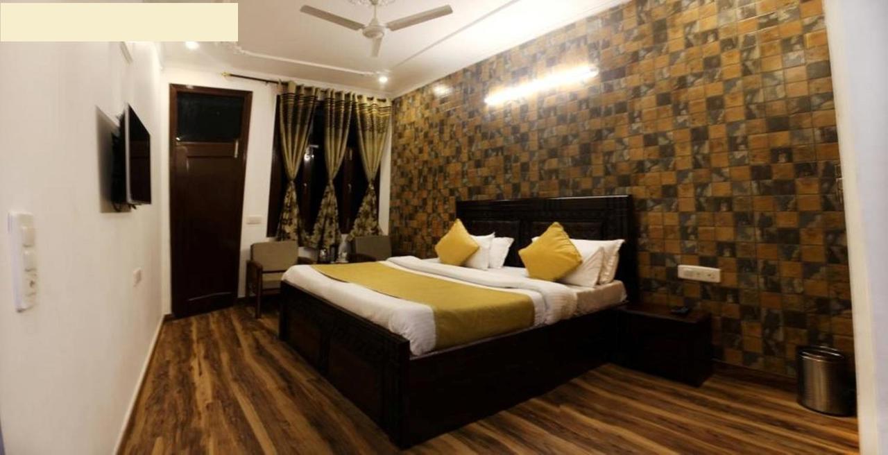 Divyansh Hotel Dharamshala Esterno foto